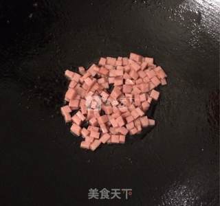 午餐肉炒蛋的做法步骤：2