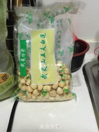 红豆莲子汤的做法步骤：2
