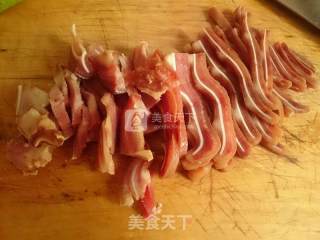 凉拌猪耳朵的做法步骤：1