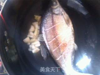 红烧鳊鱼的做法步骤：6