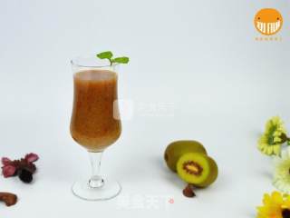 鸡尾酒奇异果果汁的做法步骤：4