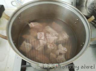土豆炖排骨的做法步骤：2