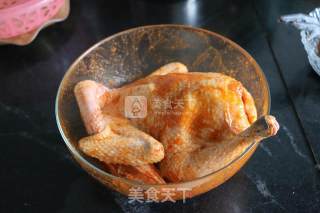 新奥尔良烤全鸡的做法步骤：1