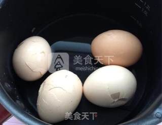 茶鸡蛋的做法步骤：2