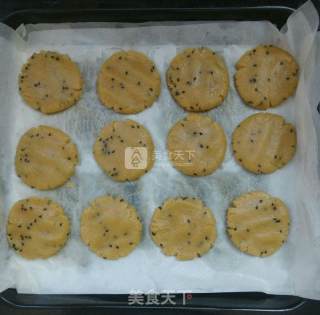 全麦芝麻酥饼的做法步骤：3