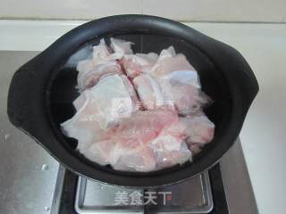 蹄花萝卜汤的做法步骤：1