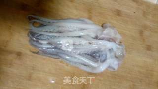 鱿鱼须炒韭菜的做法步骤：3