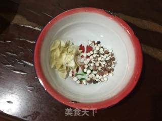 虫草花炖鸽子的做法步骤：3