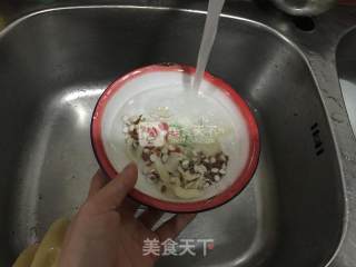 虫草花炖鸽子的做法步骤：4