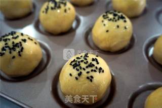 红莲蛋黄酥的做法步骤：7