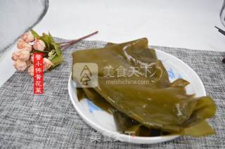 黄花菜凉拌海带丝的做法步骤：2