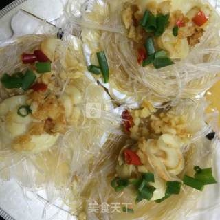蒜蓉粉丝蒸扇贝的做法步骤：2