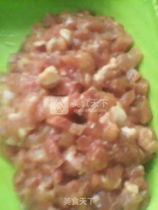 肉丁烧豆腐的做法步骤：1