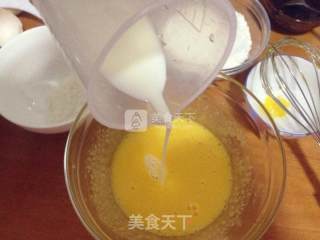 香草戚风蛋糕的做法步骤：5
