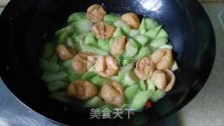 丝瓜炒面筋的做法步骤：7