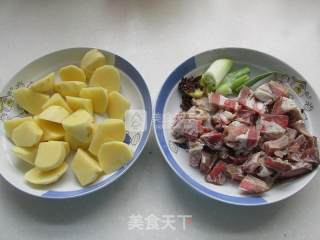 牛肉烧土豆的做法步骤：1
