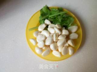 酸辣汁焖鱼的做法步骤：2