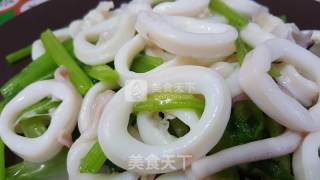 芹菜炒鱿鱼的做法步骤：7