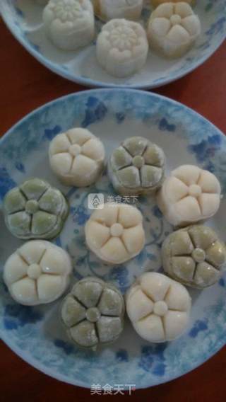 绿豆沙冰皮月饼的做法步骤：8