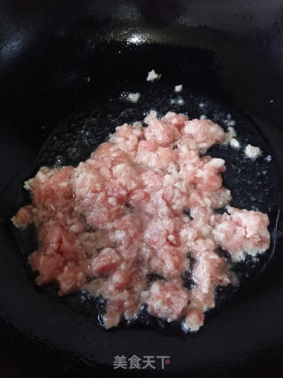 肉末毛豆的做法步骤：2