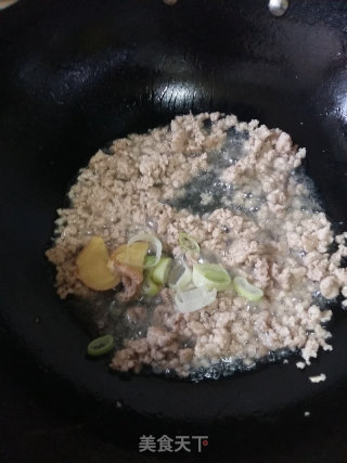 肉末毛豆的做法步骤：3