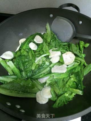 肉丸炒油麦菜的做法步骤：3