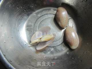 姜葱炒花甲的做法步骤：3