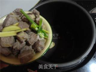 番茄牛腩的做法步骤：3