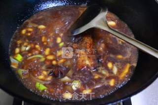带鱼黄豆炖肉皮的做法步骤：3