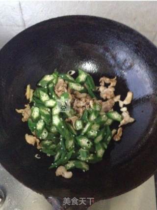 白小厨—【秋葵炒鸡肉】的做法步骤：6