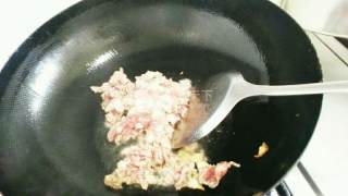 肉沫炒秋葵的做法步骤：6