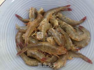 解馋版--------【酱爆鲜虾】的做法步骤：2