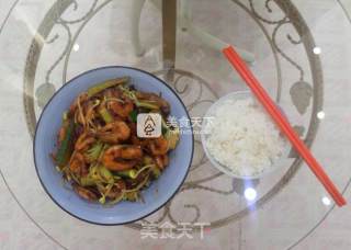 解馋版--------【酱爆鲜虾】的做法步骤：16