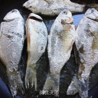 鲫鱼锅贴的做法步骤：9