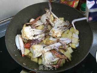 椰香咖喱蟹的做法步骤：8