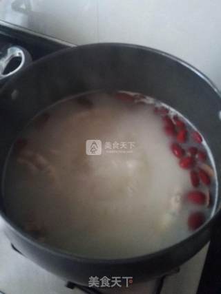 栗子木瓜煲鸡脚的做法步骤：3