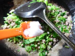 猪肉末炒芹菜的做法步骤：7