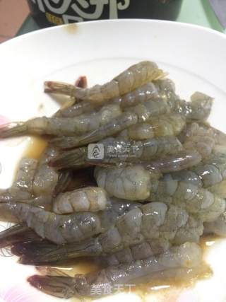 美味炸虾的做法步骤：1