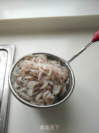 干炸小河虾的做法步骤：2