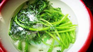 茼蒿拌豆干的做法步骤：3