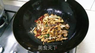 肉丝黄花菜的做法步骤：4