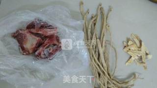 党参黄芪炖扇骨的做法步骤：1