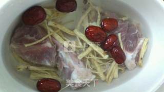 党参黄芪炖扇骨的做法步骤：3
