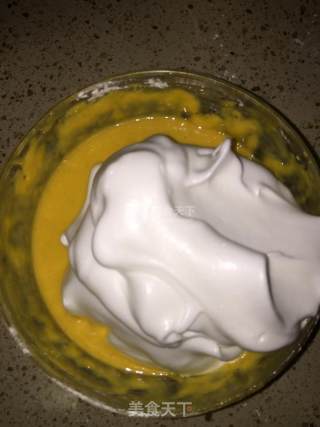 蜜红豆戚风蛋糕卷的做法步骤：8