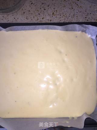 蜜红豆戚风蛋糕卷的做法步骤：11