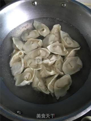 鲜汤馄饨的做法步骤：1