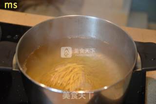 金牛座最爱吃的【屌丝麻椒拌面】的做法步骤：2