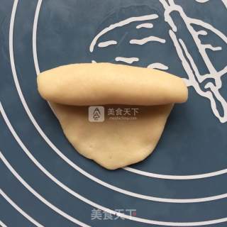 蛋黄酥的做法步骤：9