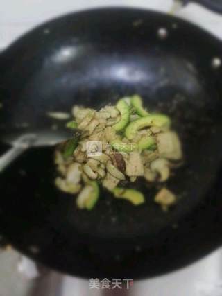 奶香牛油果酱鸡肉意面的做法步骤：11