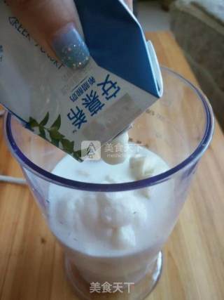 萌萌哒的黑白配早餐饮品【香蕉奶昔】的做法步骤：5